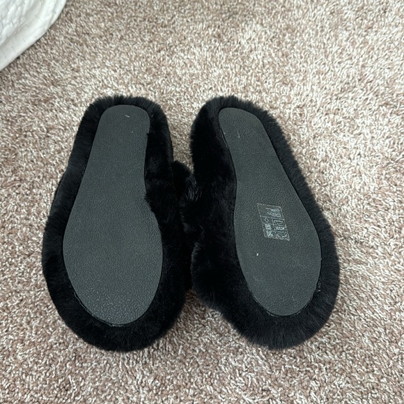 H&M Fuzzy Black Slippers - size 9 - Picture 3 of 3
